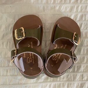 NIB toddler  saltwater sandals in olive green size 4